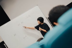 【側記】2025花蓮短片創作獎「青少年評審團」第二堂課－黃丹琪｜劇情片美學－影像設計與劇情結構