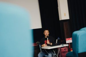 【側記】2025花蓮短片創作獎「青少年評審團」第四堂課－黃信堯｜評審都在看什麼
