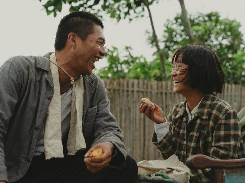 方郁婷（右）和柯煒林（左）首度合作，片中展開一段深厚情誼。